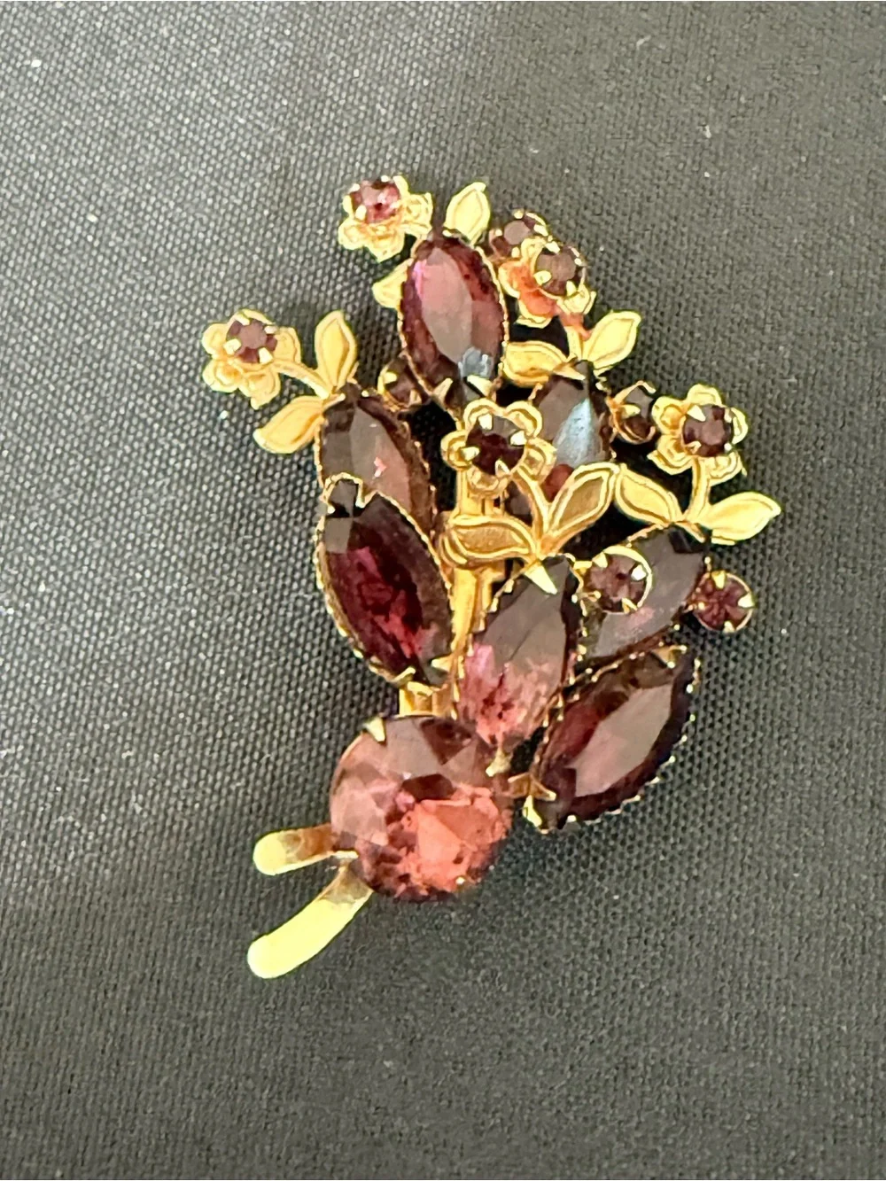 Mid century Vintage Floral Garnet-Style Rhinestone Brooch soldering/hinge style